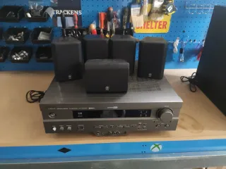 Home cinema Yamaha con subwoofer y 5 satélites