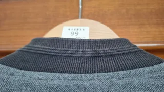 Cazadora bomber gris y negra