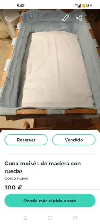 Cuna moisés de madera con ruedas