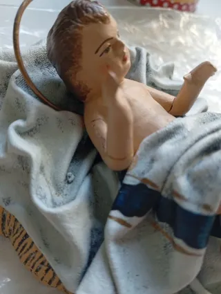 Niño Jesús antiguo con aureola