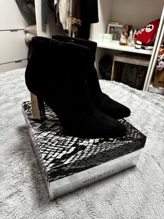 Botines terciopelo negro tacón dorado T39