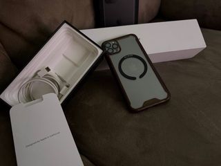 iPhone 11 Pro Max 64GB y Apple Watch S3