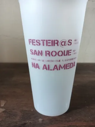 8 Vasos De Varios Festivales Junto Con Otras Marca