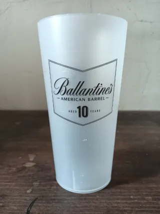 8 Vasos De Varios Festivales Junto Con Otras Marca
