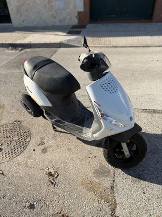 Piaggio Zip 4T Scooter (jerez de la frontera)