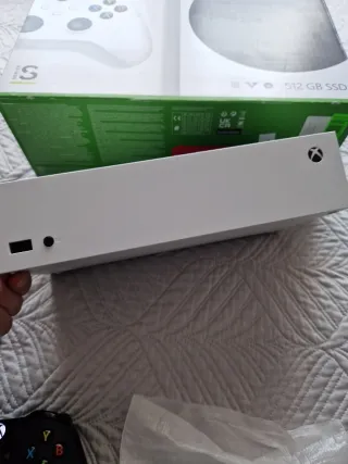 Xbox Series S + 2 Mandos