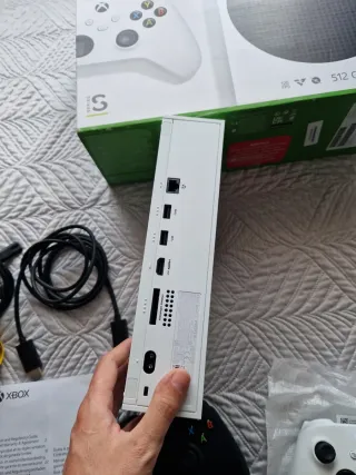 Xbox Series S + 2 Mandos