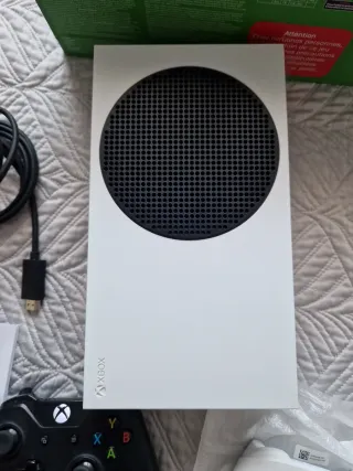 Xbox Series S + 2 Mandos