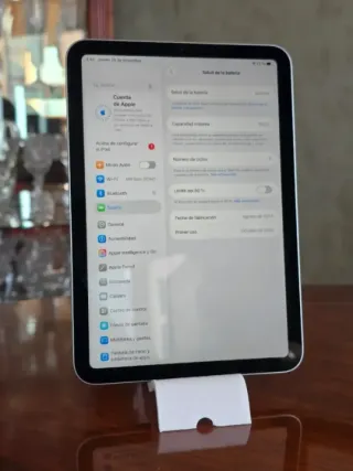 iPad Mini 7 Plata con Smart Folio