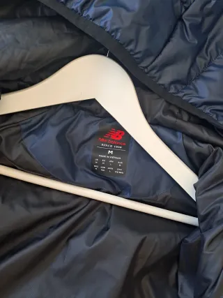 Chaqueta acolchada New Balance azul