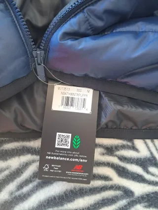 Chaqueta acolchada New Balance azul