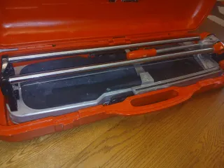 Cortadora de azulejos RUBI