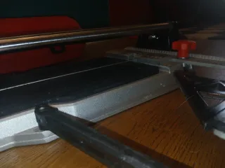 Cortadora de azulejos RUBI