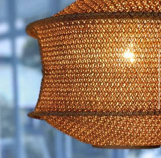 Lámpara colgante tejido beige y marrón