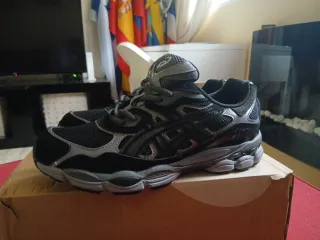 Asics Gel NYC Zapatillas Negras y Grises