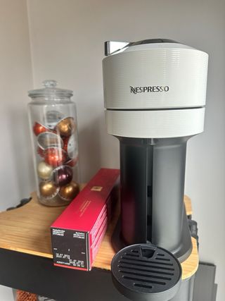 Cafetera Nespresso Vertuo Next Blanca