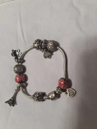 Pulsera Pandora con charms