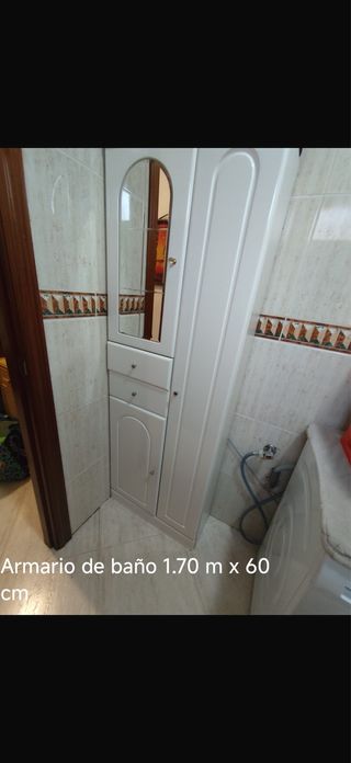 Armadio bagno alto con specchio