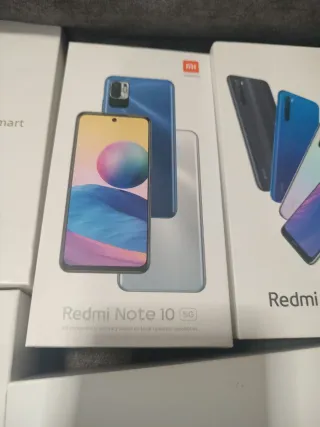 Cajas vacías de móviles Xiaomi y Huawei