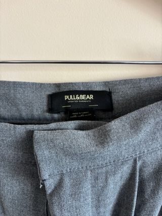 Pantalón traje recto Pull&Bear gris talla 34