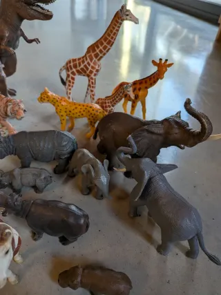 Lote animales de juguete. Set de 30 figuras.