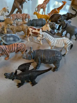 Lote animales de juguete. Set de 30 figuras.