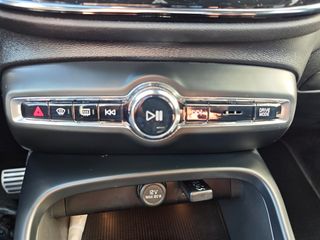 Volvo XC40 2021 T5 R-DESIGNE HIBRIDO ENCHUFABLE