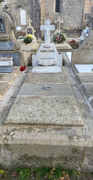 panteón comité río parroquial de Allariz