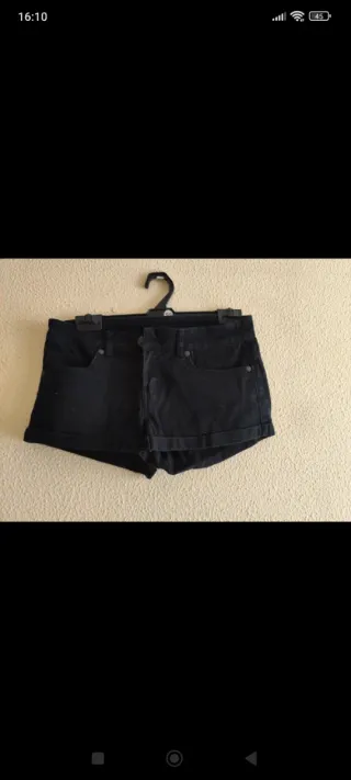 Pantalón corto vaquero negro