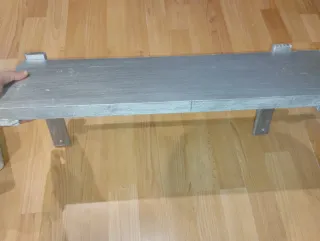 Estantería de madera color plata