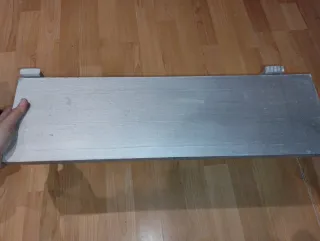 Estantería de madera color plata