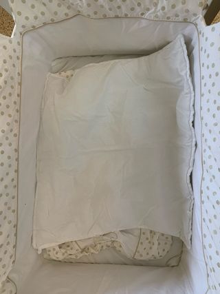 Mini cuna de madera blanca