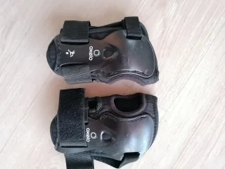Patines en línea Decathlon + protector muñeca