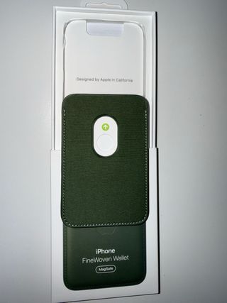 Apple Wallet FineWoven
