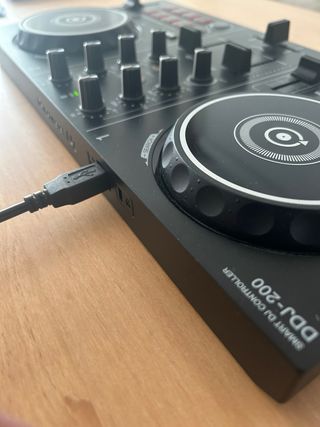 Controlador DJ Pioneer DDJ-200 mesa de mezclas