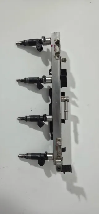 Rampa Inyección BMW 318 E46 N42B18AB 2001