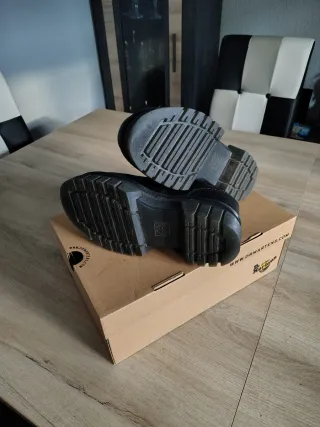 Dr. Martens Audrick T Bar negras