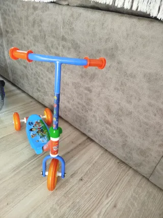 Patinete infantil 3 ruedas buen estado