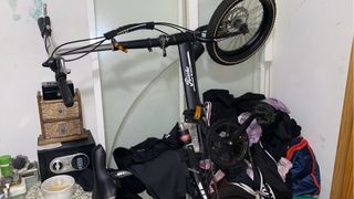 Bicicleta de paso con frenos de disco impecable