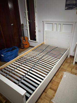 Estructura de cama blanca Ikea