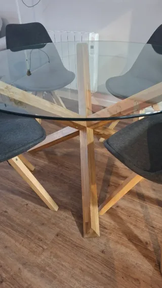 Mesa redonda cristal y madera con 4 sillas