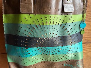 Bolso Desigual Marrón y Verde con Diseño Troquelad