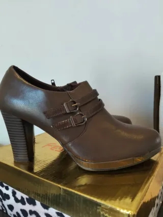 Botines marrones con tacón