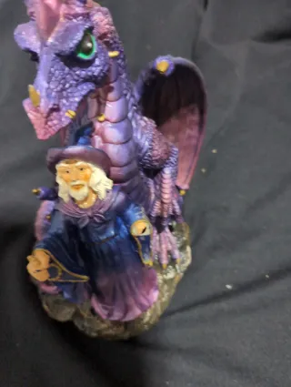 Figura Dragón y Mago Morado