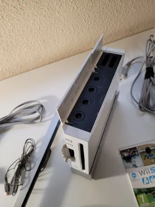 Nintendo Wii + Wii Sports