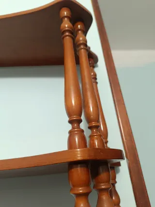 Estantería de madera para pared