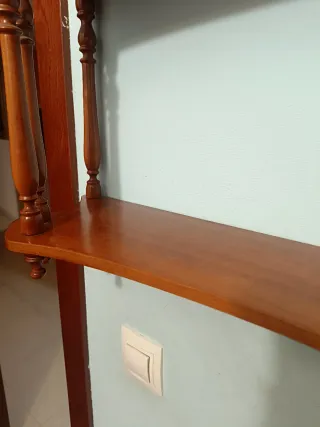 Estantería de madera para pared