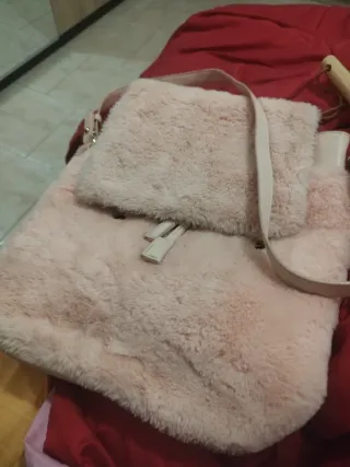 Borsa rosa in pelliccia sintetica