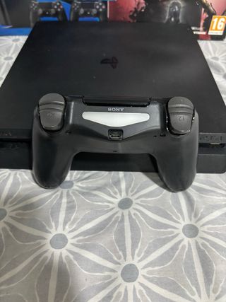 Console PS4 Slim 1Tb + Controller + 3 Giochi