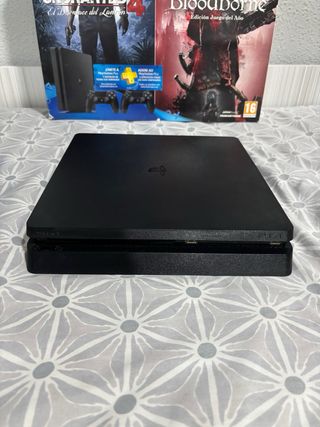 Console PS4 Slim 1Tb + Controller + 3 Giochi